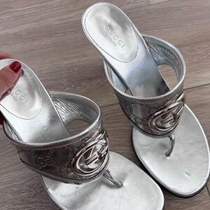 Sandals Gucci argenté